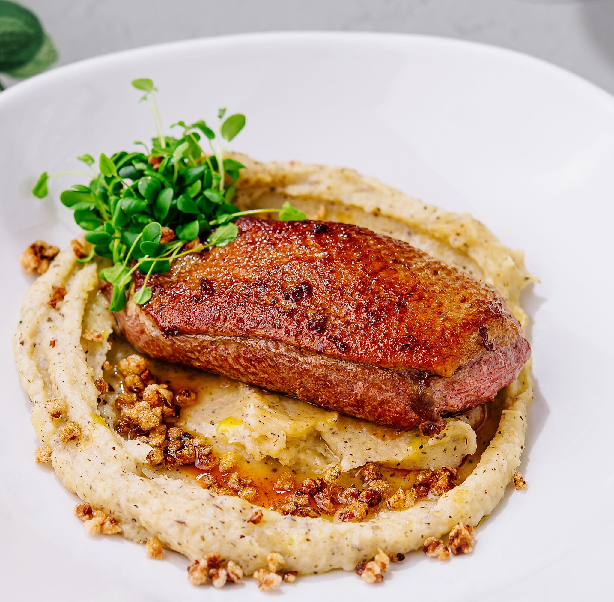 Magret de canard rôti avec purée de céleri, Hôtel Restaurant à Souillac, Maison Borrèze